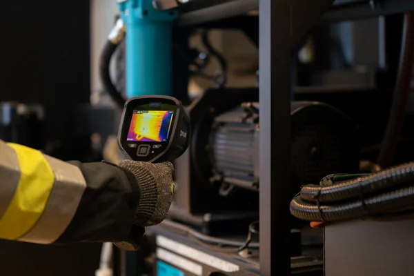 Inspeção de motor com a FLIR E8-PRO